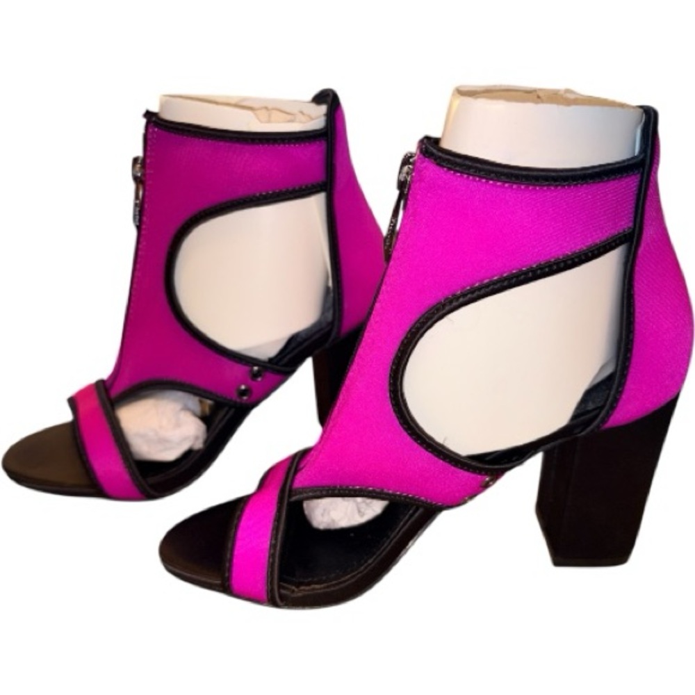 Women’s Bright Pink and Black Chunky Block Heels size 5 1/2 NEW